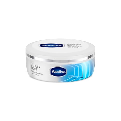 VASELINE Cloud Soft, Light Moisturiser