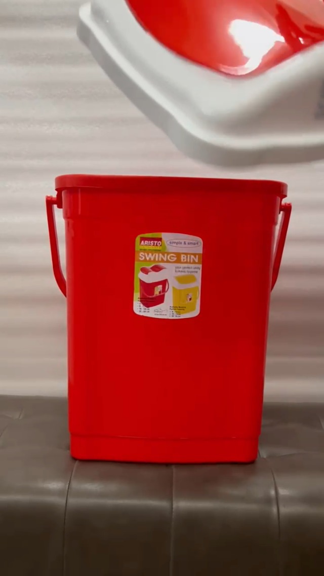 ARISTO Plastic Swing Lid Garbage