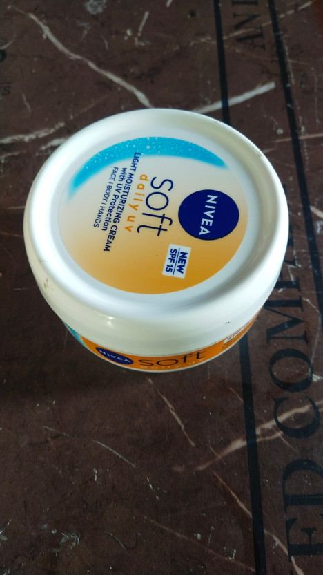 NIVEA Soft Daily UV Light