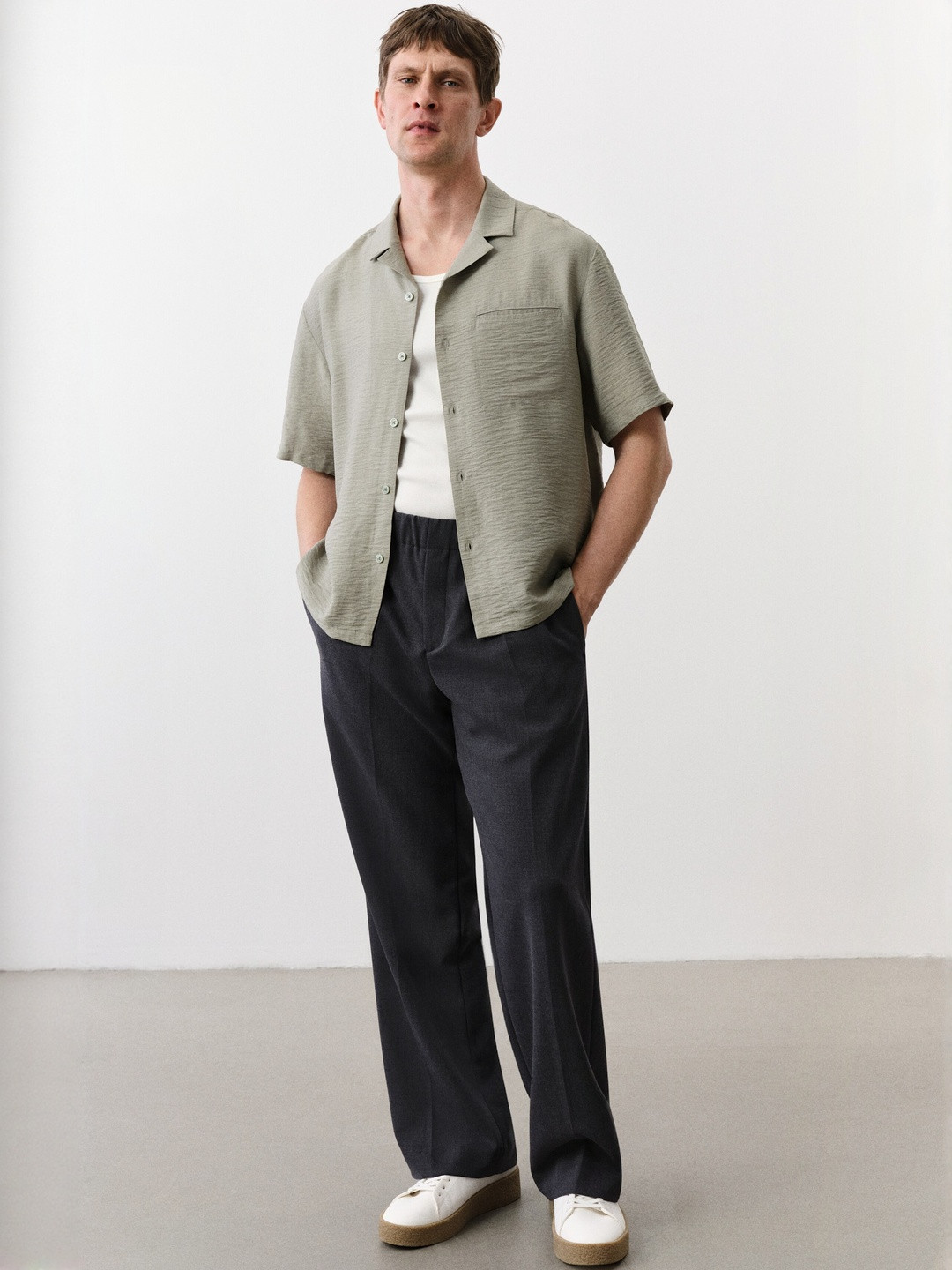 H&M Regular Fit Textured Resort Shirt