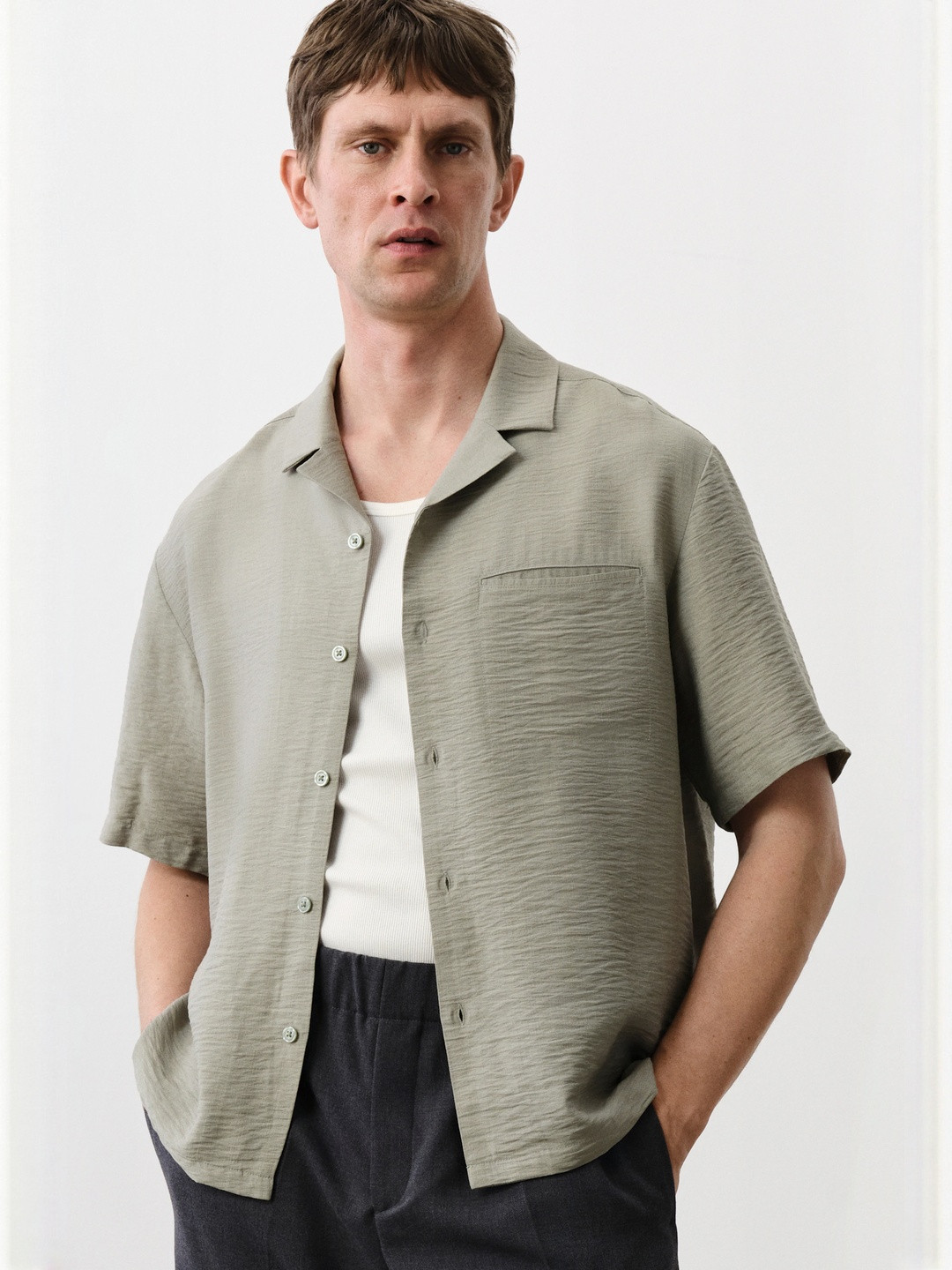 H&M Regular Fit Textured Resort Shirt - Image 3