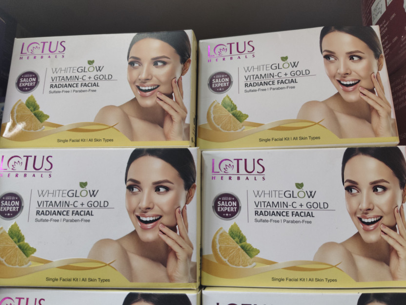 LOTUS HERBALS WhiteGlow Vitamin C