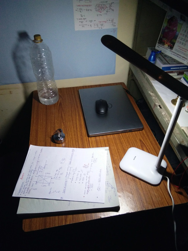 PHILIPS Breeze LED Desk Light Study Lamp (37 cm, White) - Image 10