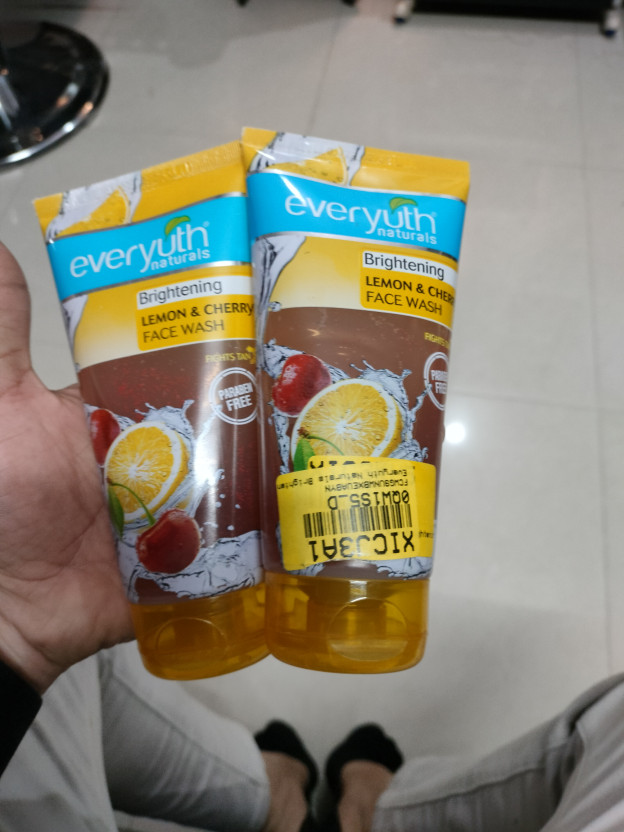 Everyuth Naturals Brightening Lemon &