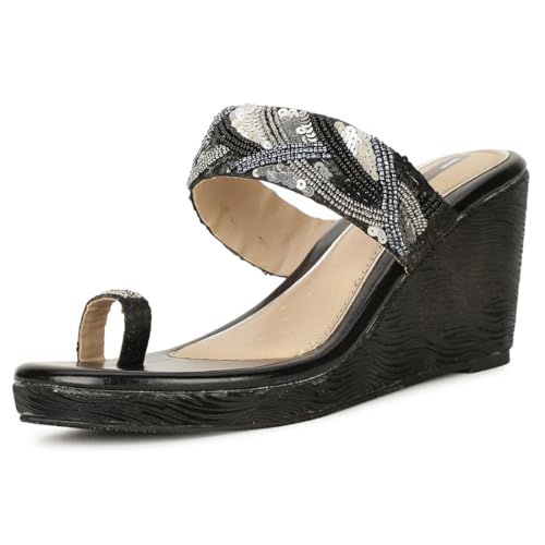 Bata Women Toe ring Wedge heel sandals