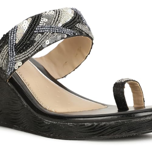 Bata Women Toe ring Wedge heel sandals - Image 2