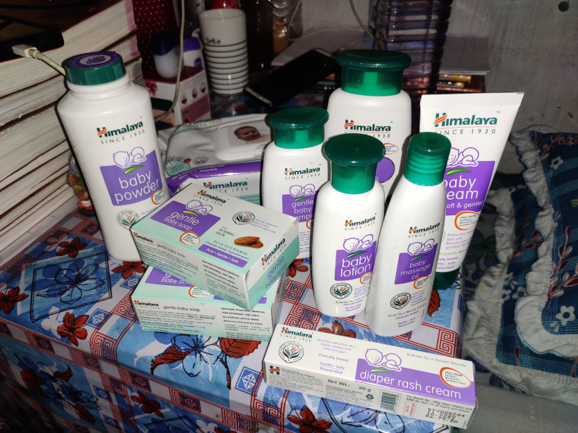 HIMALAYA HAPPY BABY GIFT BASKET (7 IN 1) (White) - Image 9