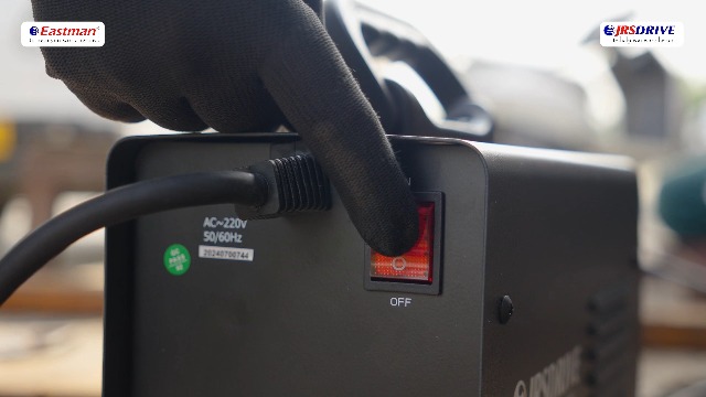 Eastman EAWSI-200 Arc Welding Machine