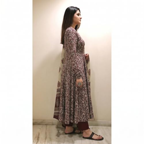 Nermosa Women Printed Anarkali Kurta