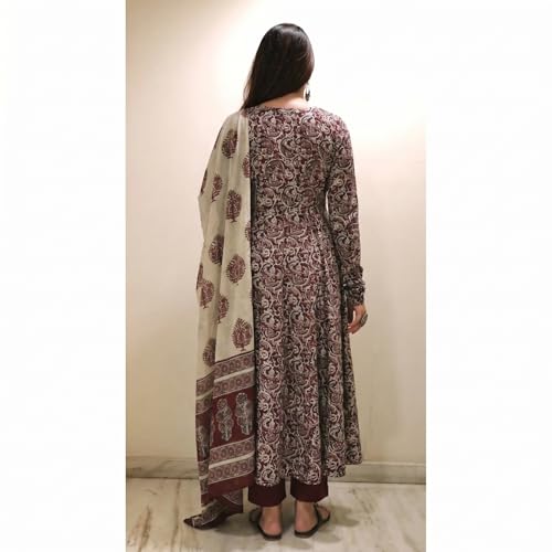 Nermosa Women Printed Anarkali Kurta
