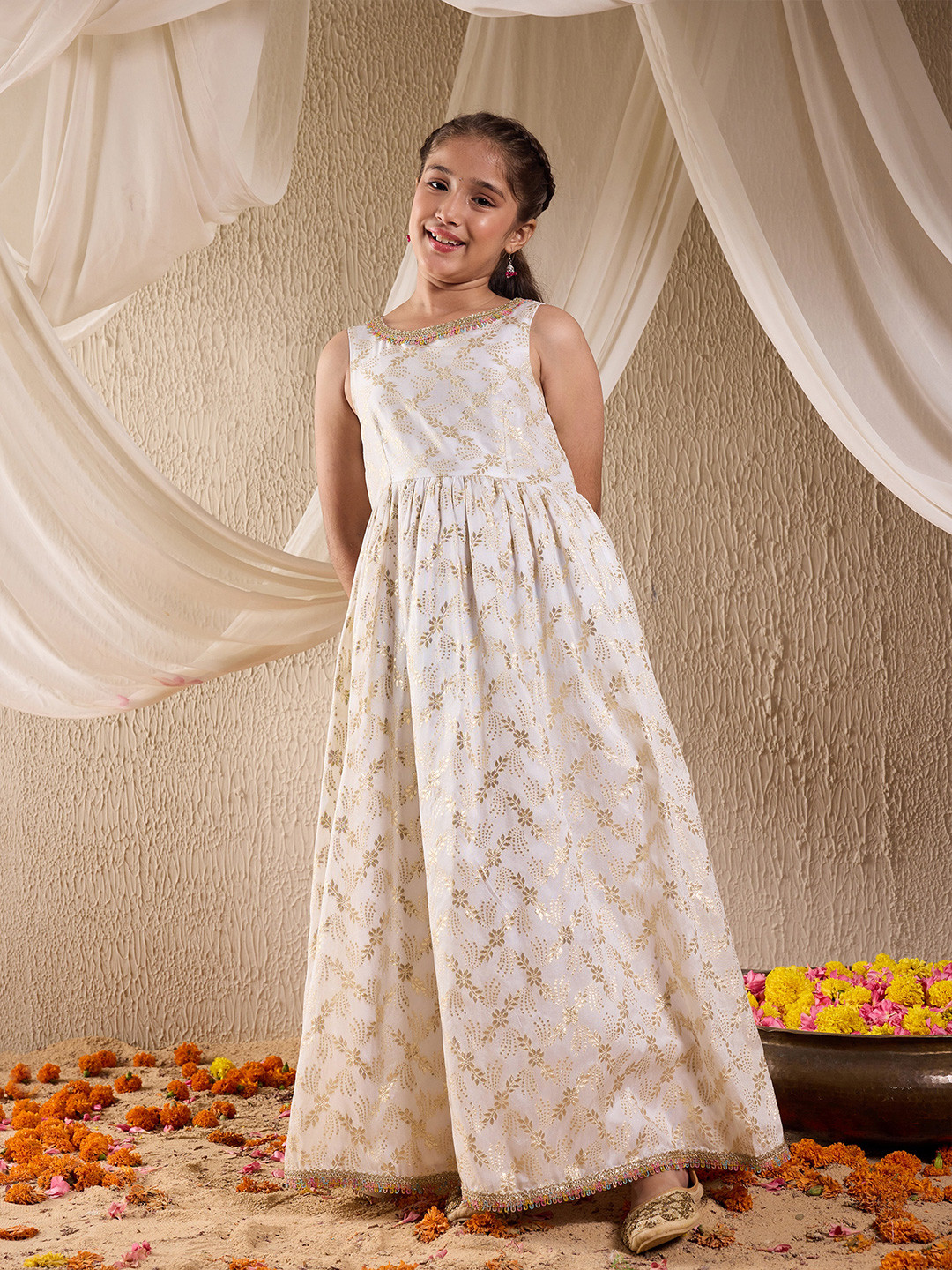Pspeaches Girls Multi Foil Silk Dress With Cape - Image 7