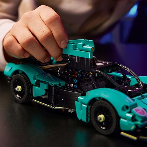 LEGO Technic Aston Martin Valkyrie