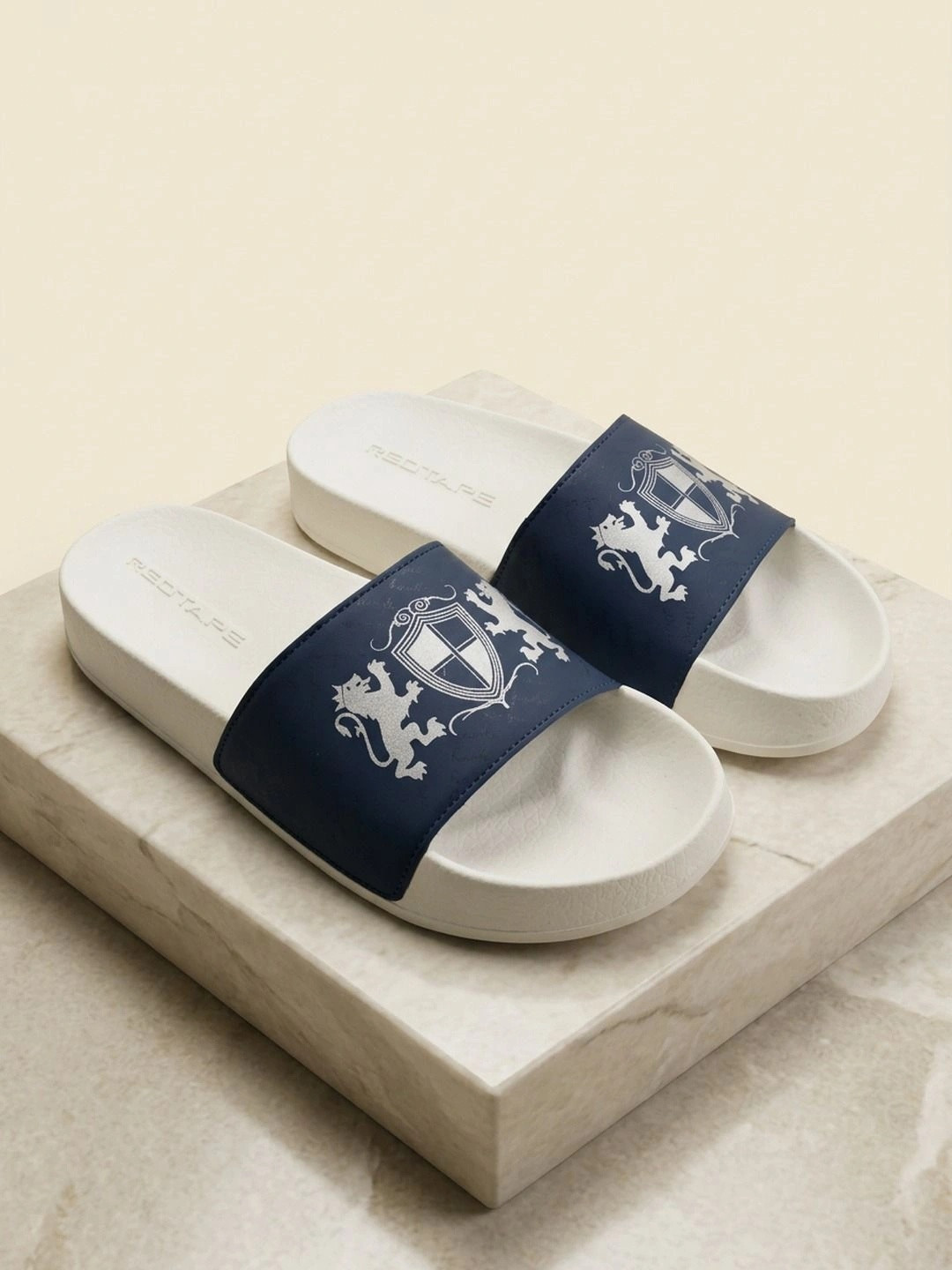 Red Tape Men Printed Sliders - Image 6
