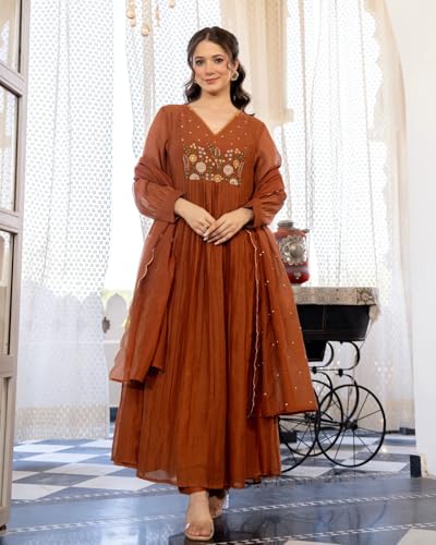 Nermosa Women Embroidery Solid Anarkali