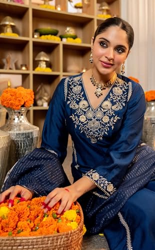 Klosia Women Embroidery Solid Straight Kurta and Pant Set with Dupatta - Image 2