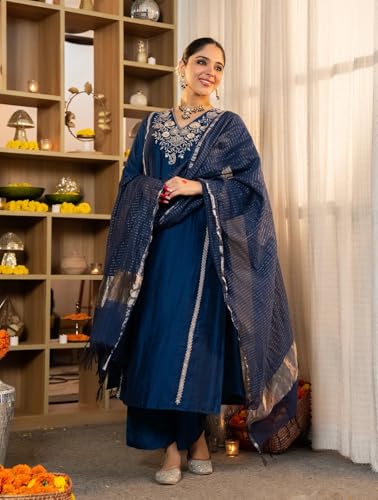 Klosia Women Embroidery Solid Straight Kurta and Pant Set with Dupatta - Image 7