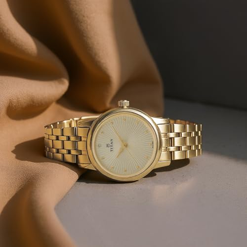 Titan Karishma Quartz Analog Champagne