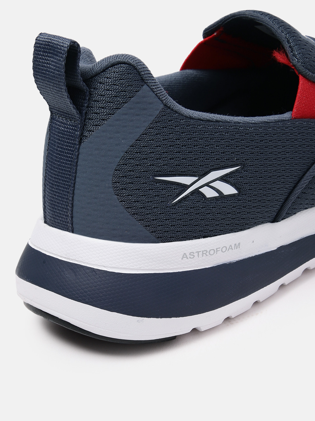 Reebok Men Woven Design Comfort Wonderer Walking Shoes - Image 4