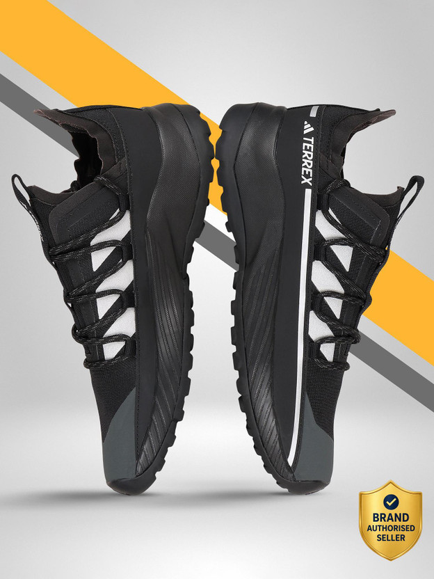 NIKE m legend essential 3