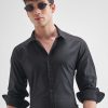HIGHLANDER Men Relaxed Fit Solid Spread Collar Formal Shirt