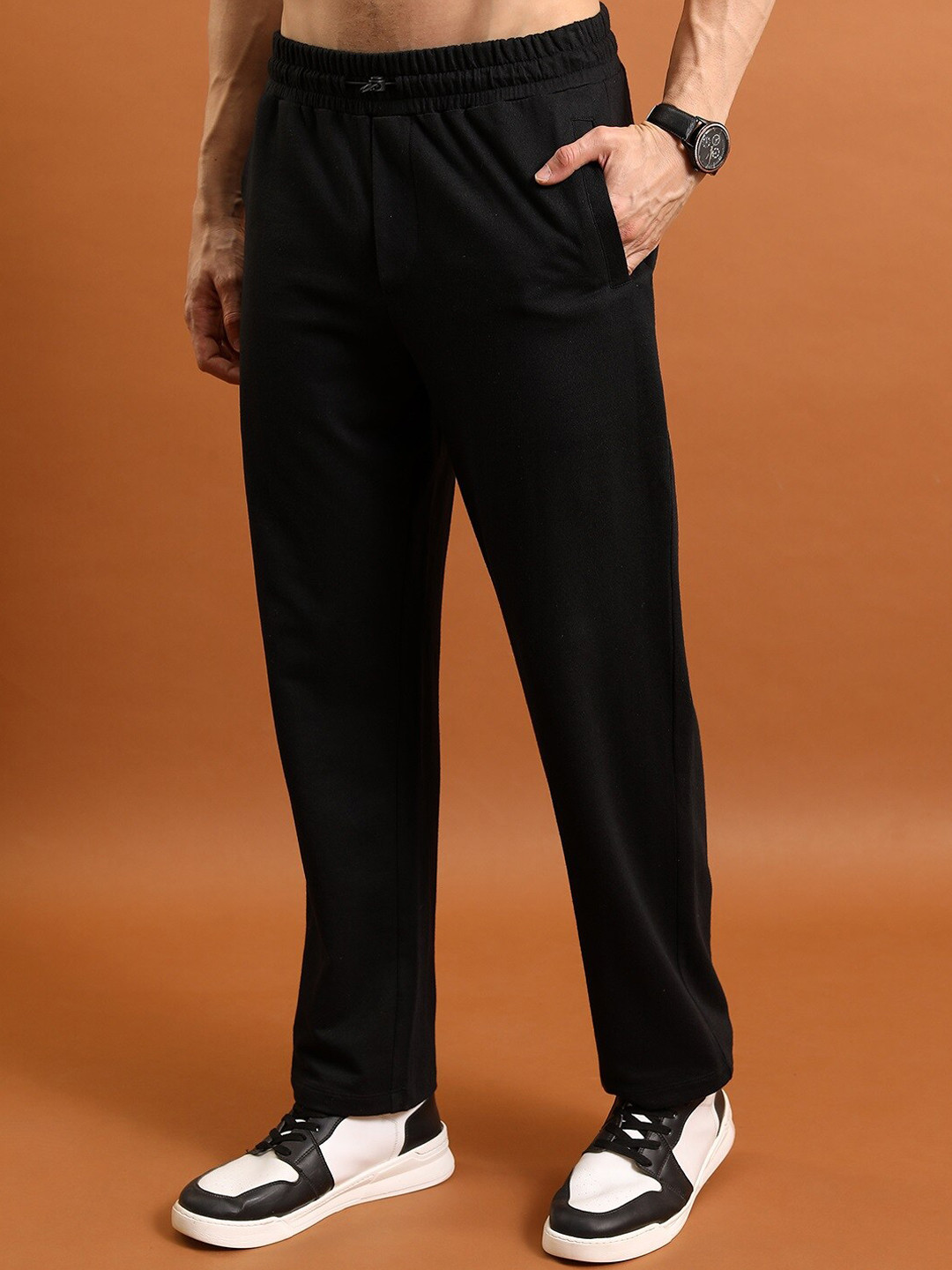 HIGHLANDER Men Relaxed-Fit Mid-Rise Track Pant - Image 3