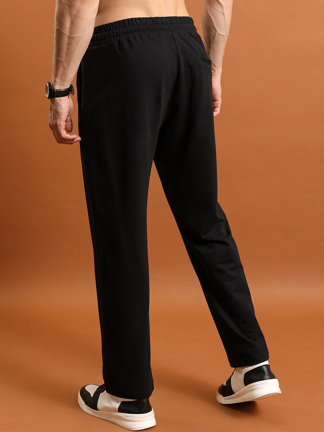 HIGHLANDER Men Relaxed-Fit Mid-Rise Track Pant - Image 4