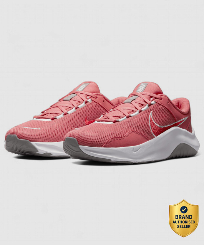 NIKE m legend essential 3